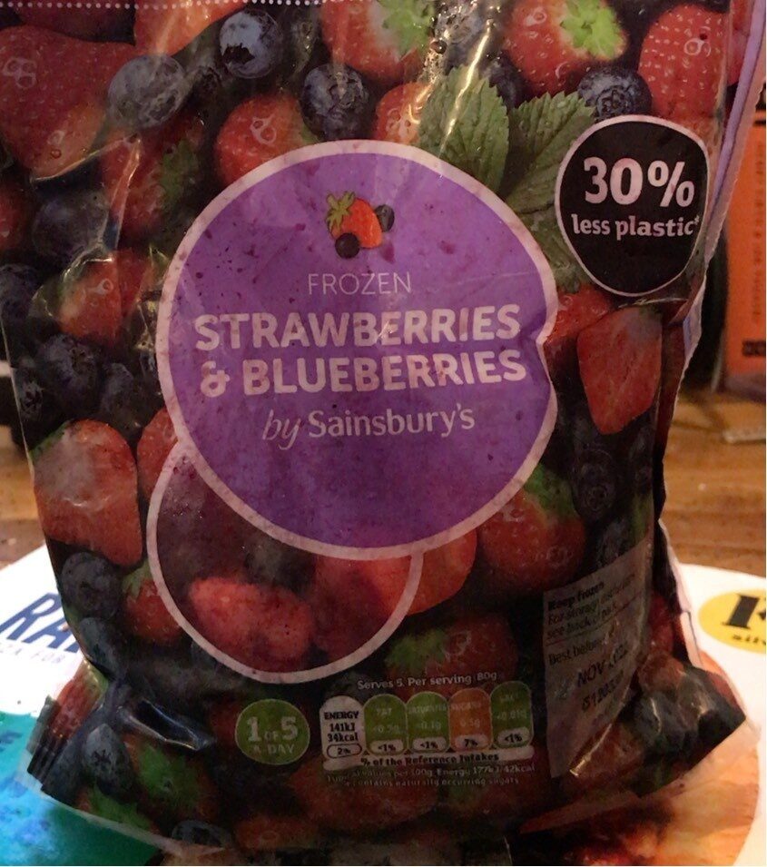 Frozen strawberries and blueberries - Product