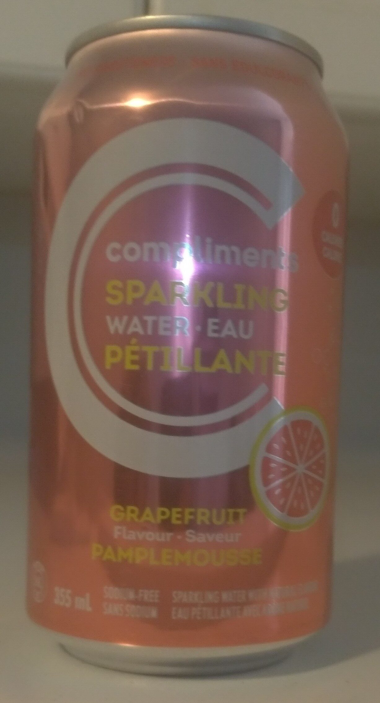 Grapefruit Flavour Sparkling Water - Produit - en
