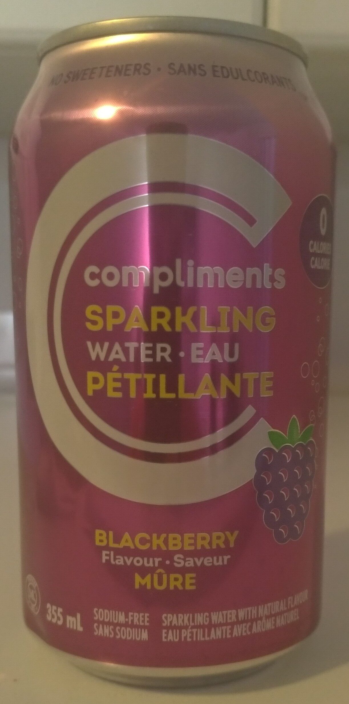 Blackberry Flavour Sparkling Water - Produit - en