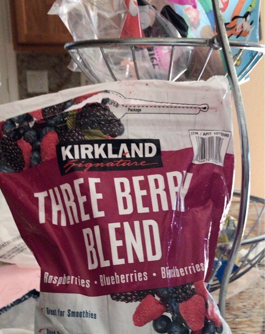 Frozen Three Berry Blend - Product