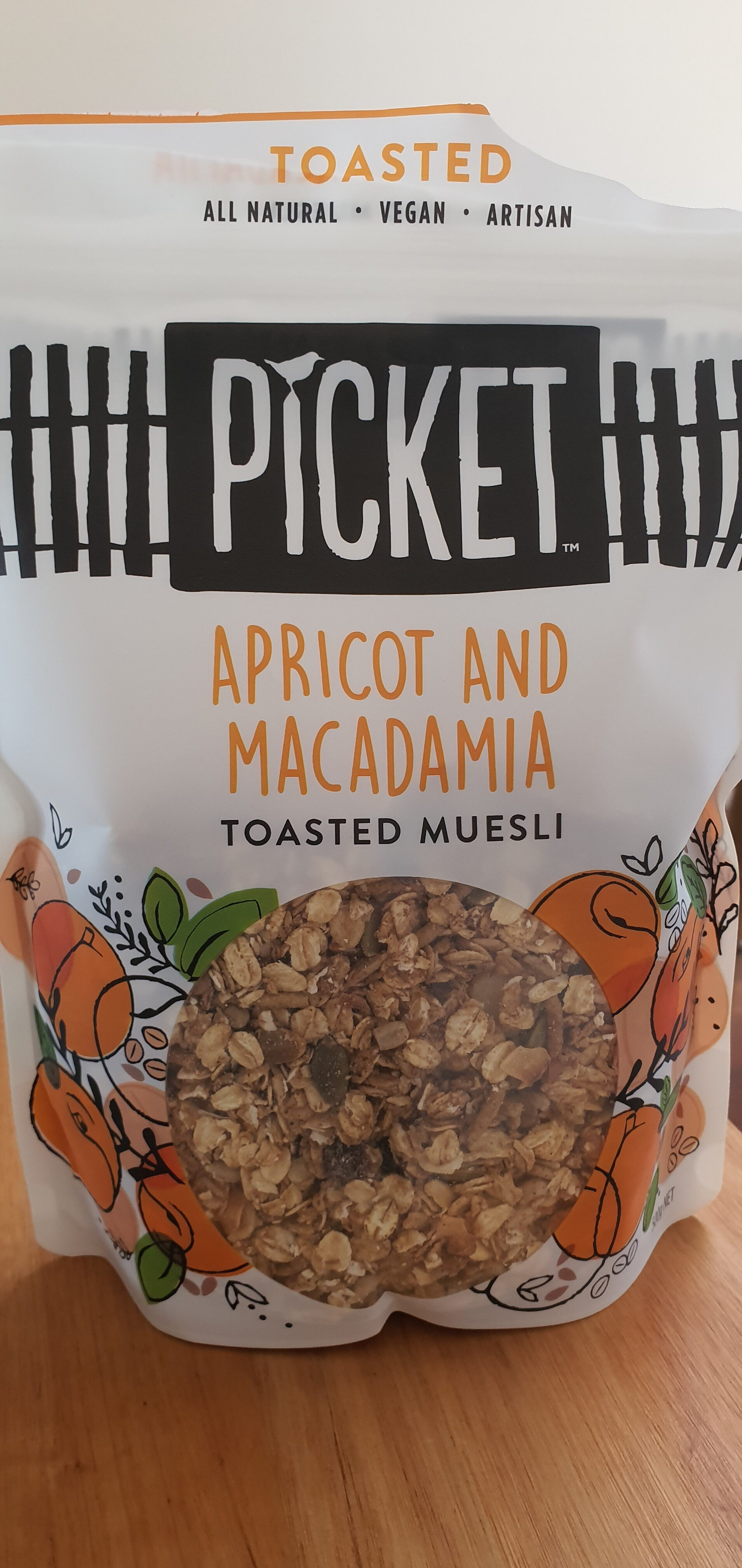 apricot and macadamia toasted muesli - Product
