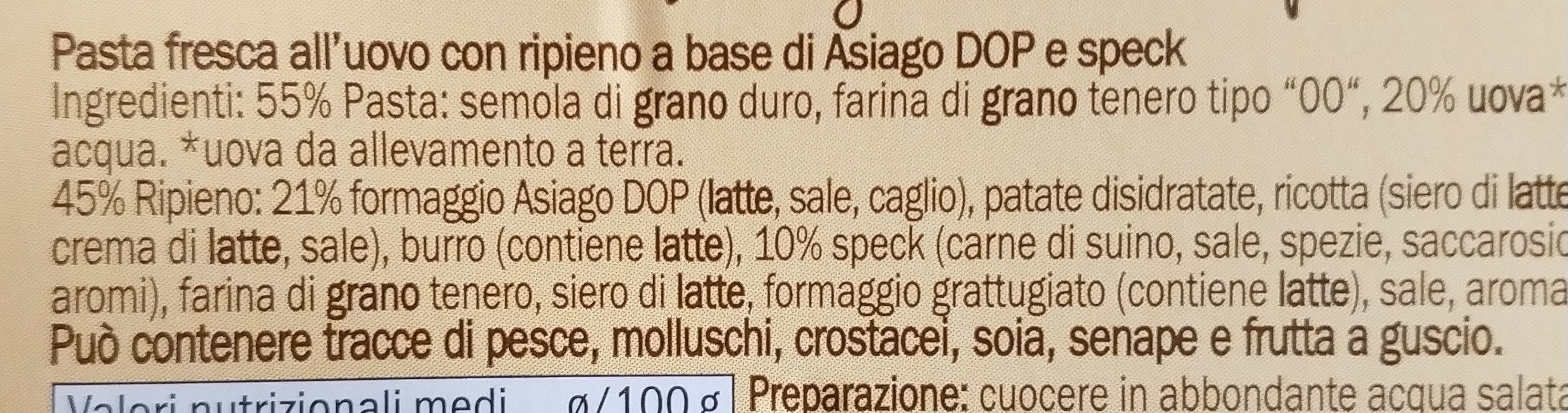 Tortelloni con Asiago DOP e speck - Ingrediënten - it