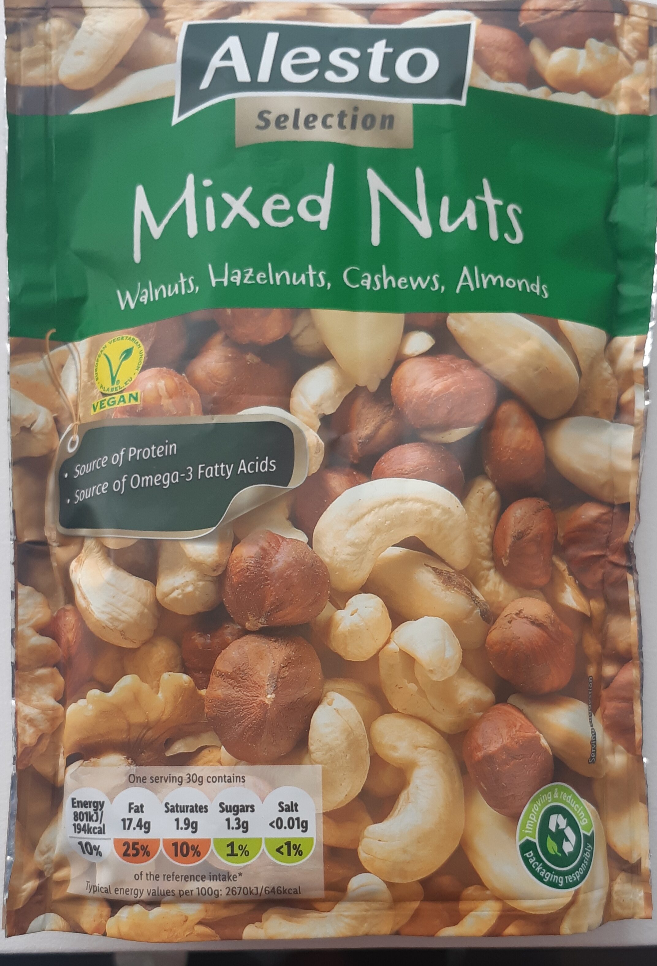 Alesto mixed nuts (walnuts, hazelnuts, cashews, almonds) - Producte - en