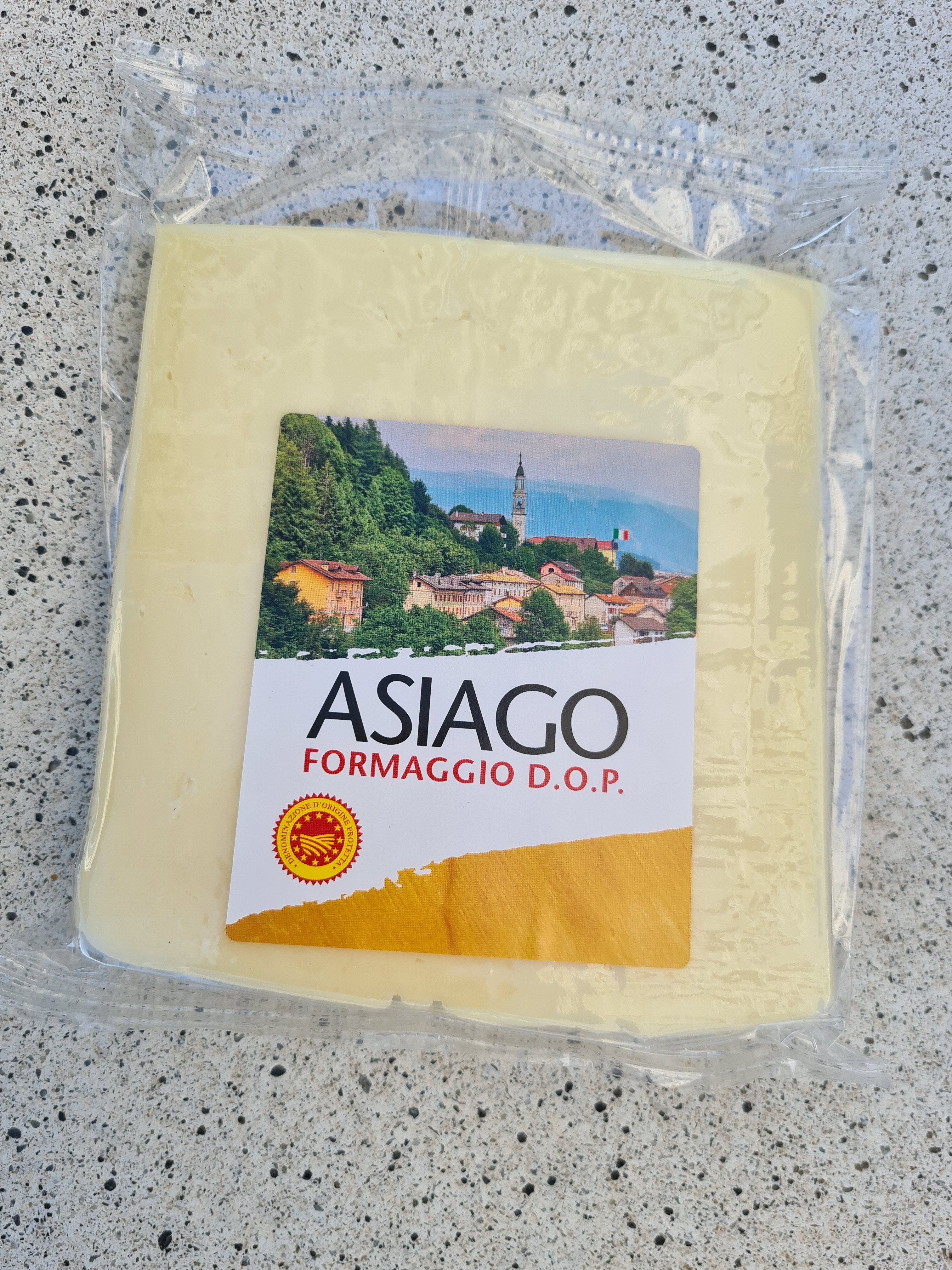 Asiago formaggio D.O.P. - Produkt - en