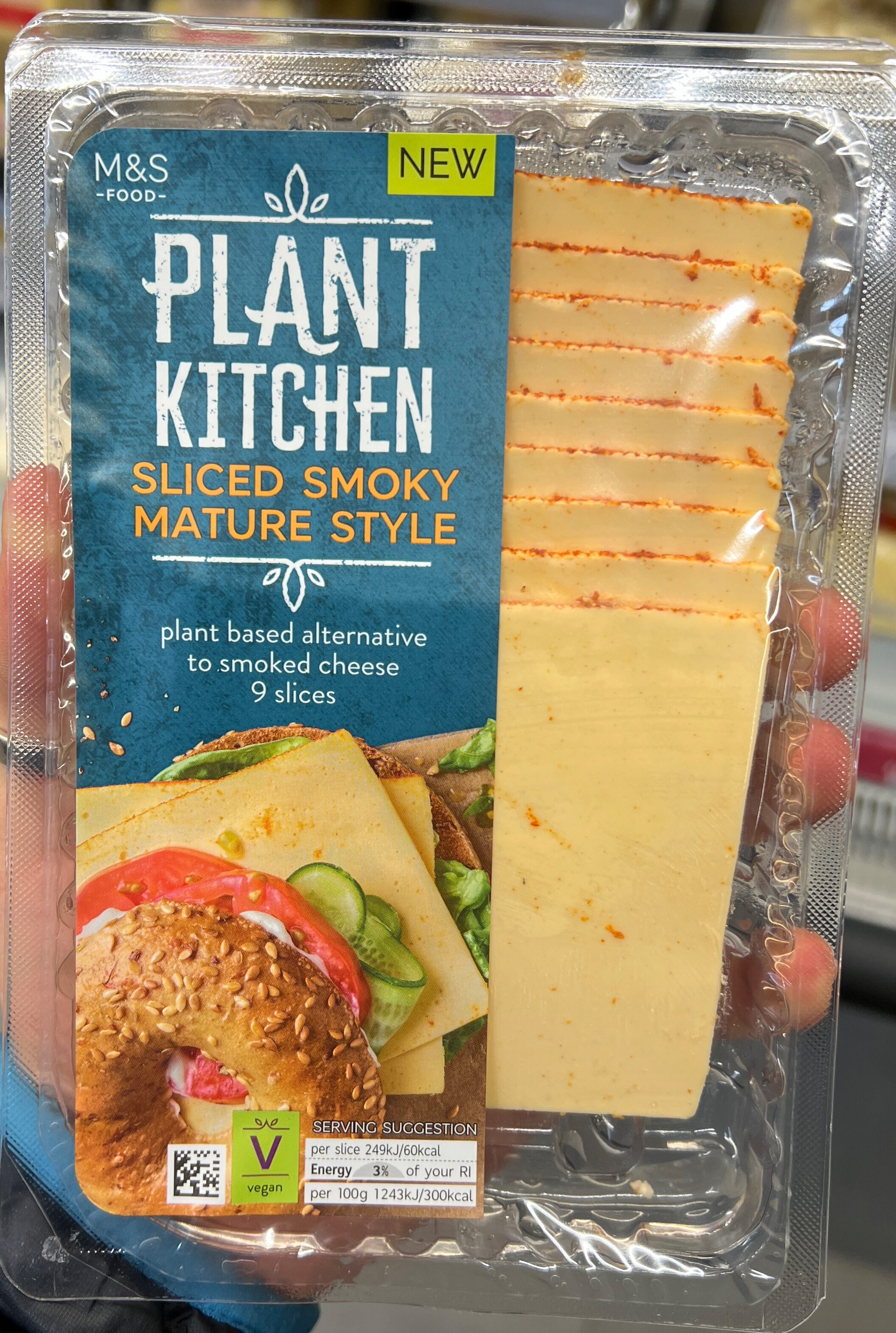 Smokey mature style plant based cheese slices - Product