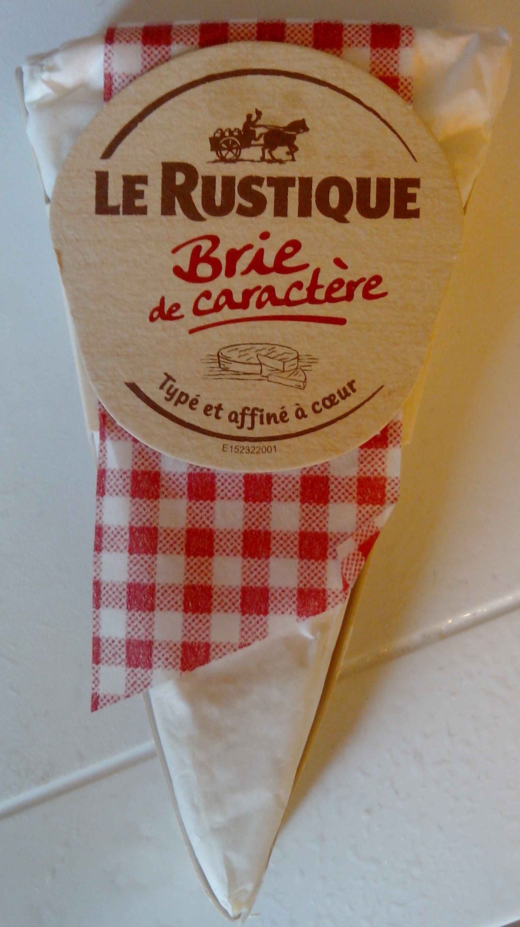 Brie de caractère (23 % MG) - Product - fr
