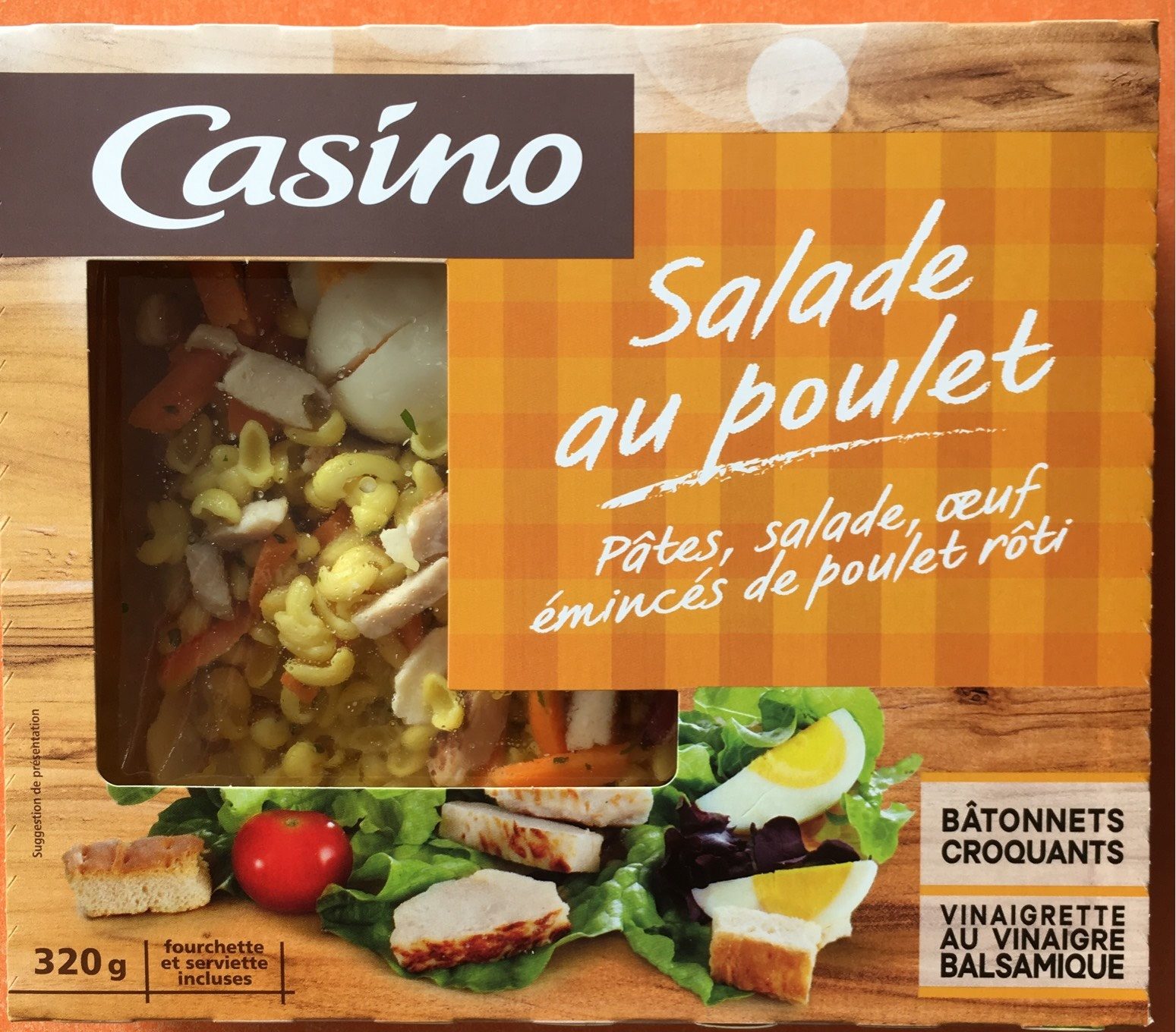 Salade au poulet : pâtes, salade, œuf,émincés de poulet rôti - نتاج - fr