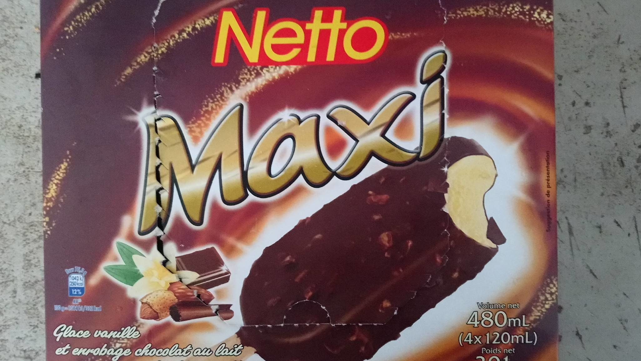 Maxi glace vanille enrobé chocolat au lait enrobées amandes hachées grillées - Netto - 4x120 ml - Product - fr