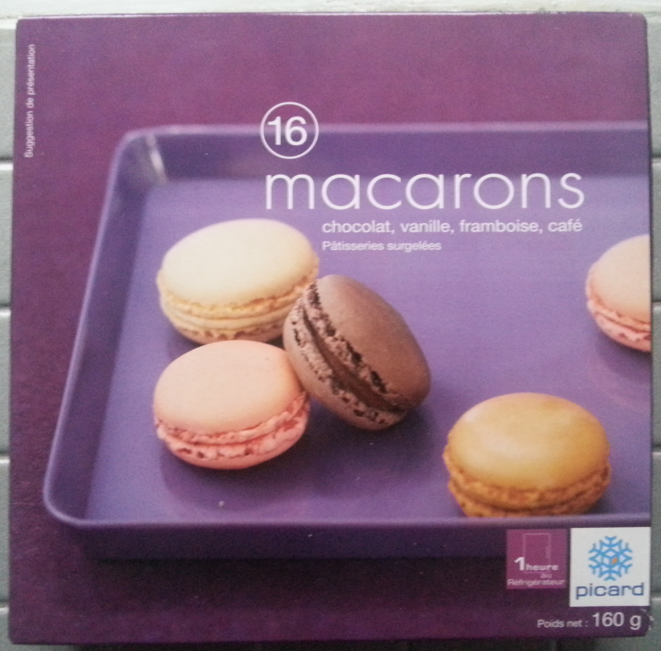 16 macarons (chocolat, vanille, framboise, café) - Product - fr