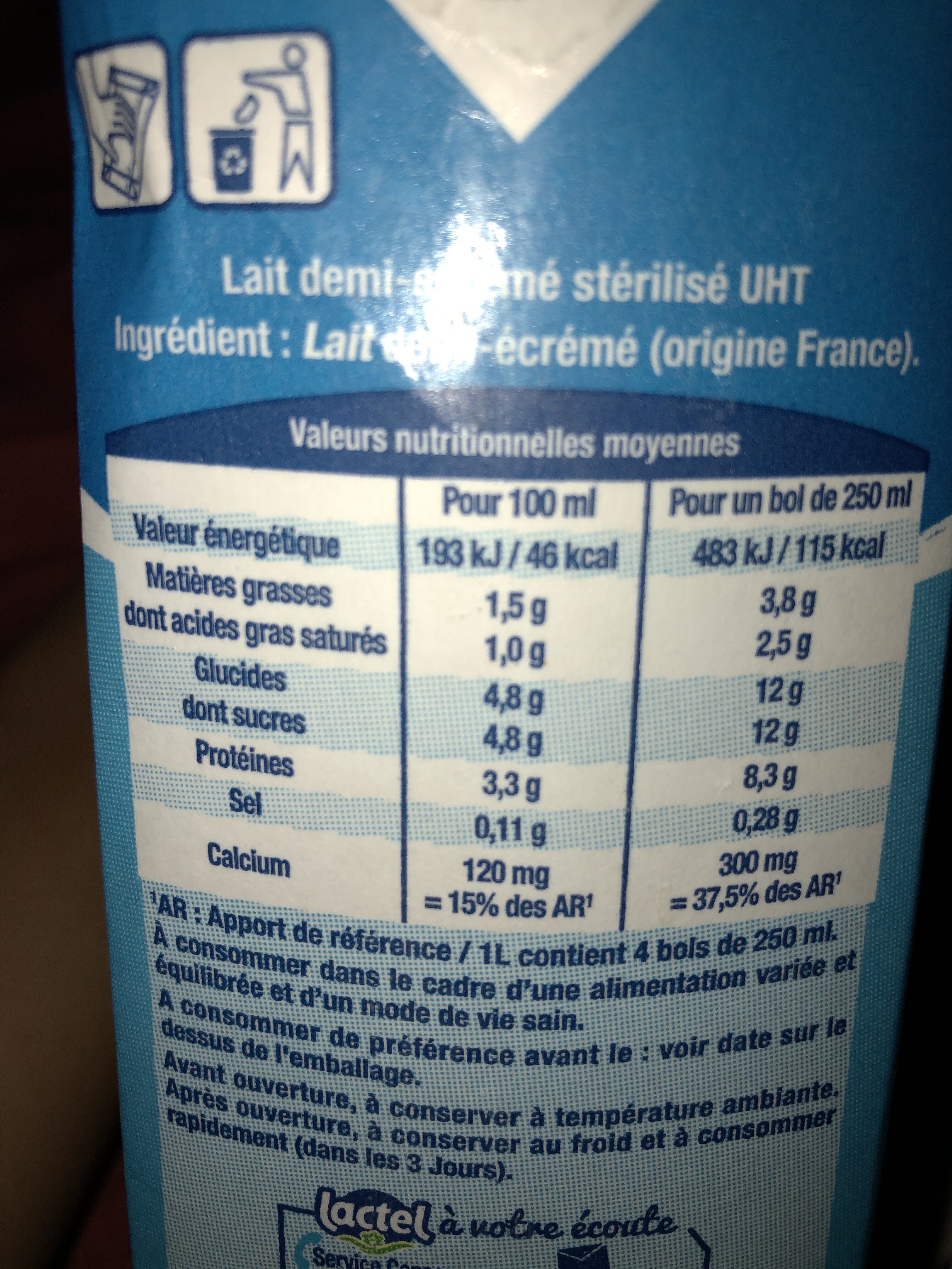 Lait demi écrémé stérilisé UHT - Ingredients - fr