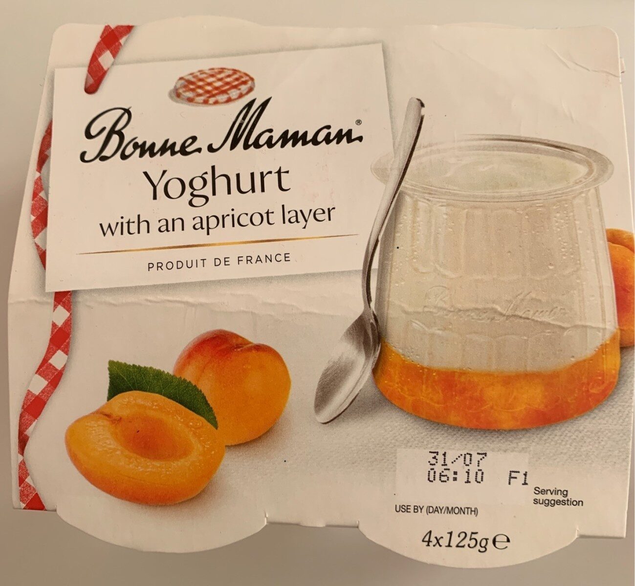Yoghurt with an apricot layer - Product