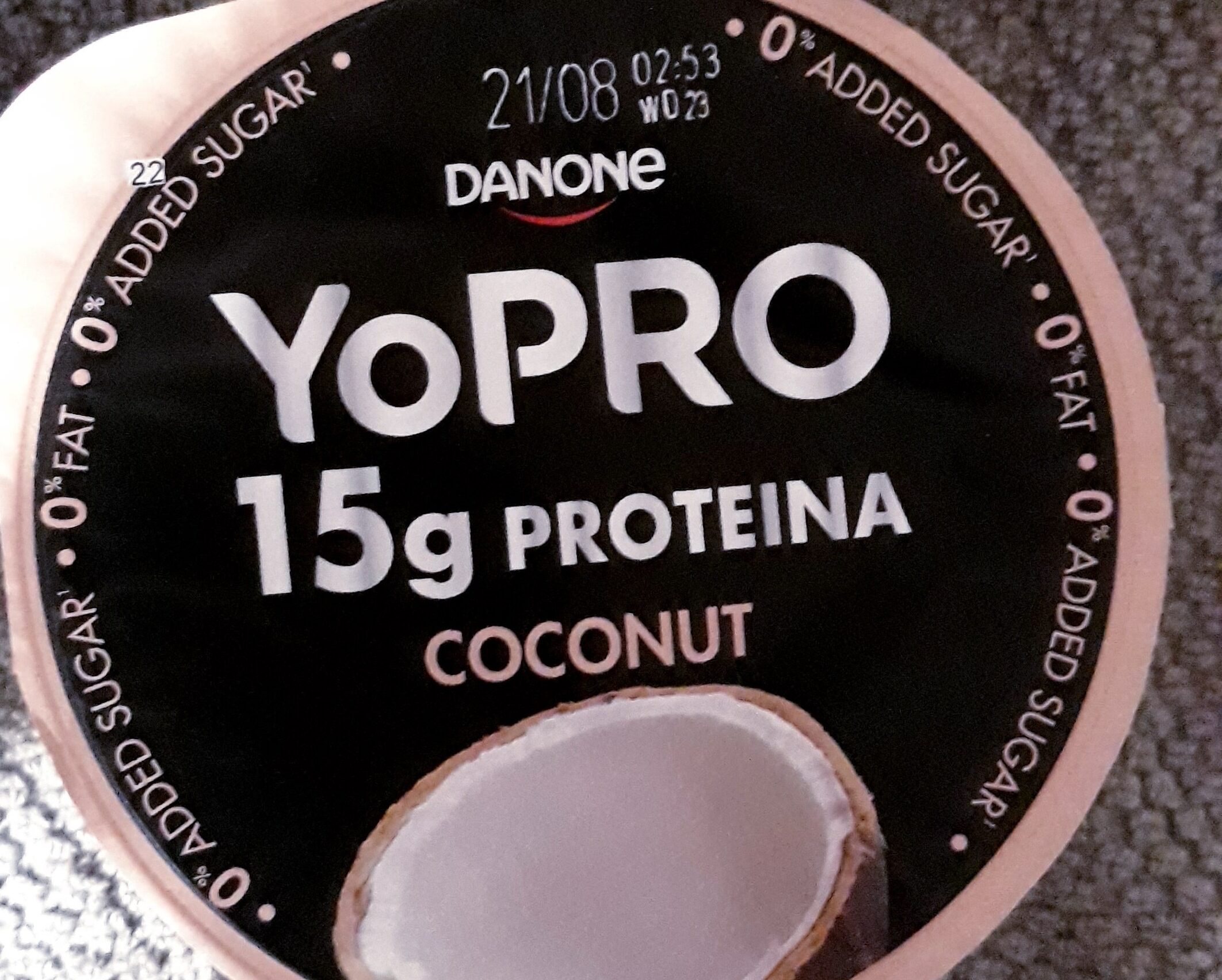 Йогурт Danone YoPRO Кокос - Produkt - bg