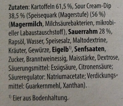 2 gegarte Kartoffeln mit Sour Cream-Dip Dip auf Basis von Speisequark und Sauerrahm - Ingredients - de