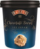 Dairy ice cream with cream preparation with chocolate flavour and alcohol and bourbon vanilla flavoured dairy ice cream with chocolate sauce (13 %). - Produkt