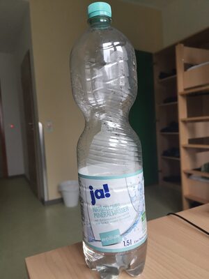 Natürliches Mineralwasser Medium - Produit - de