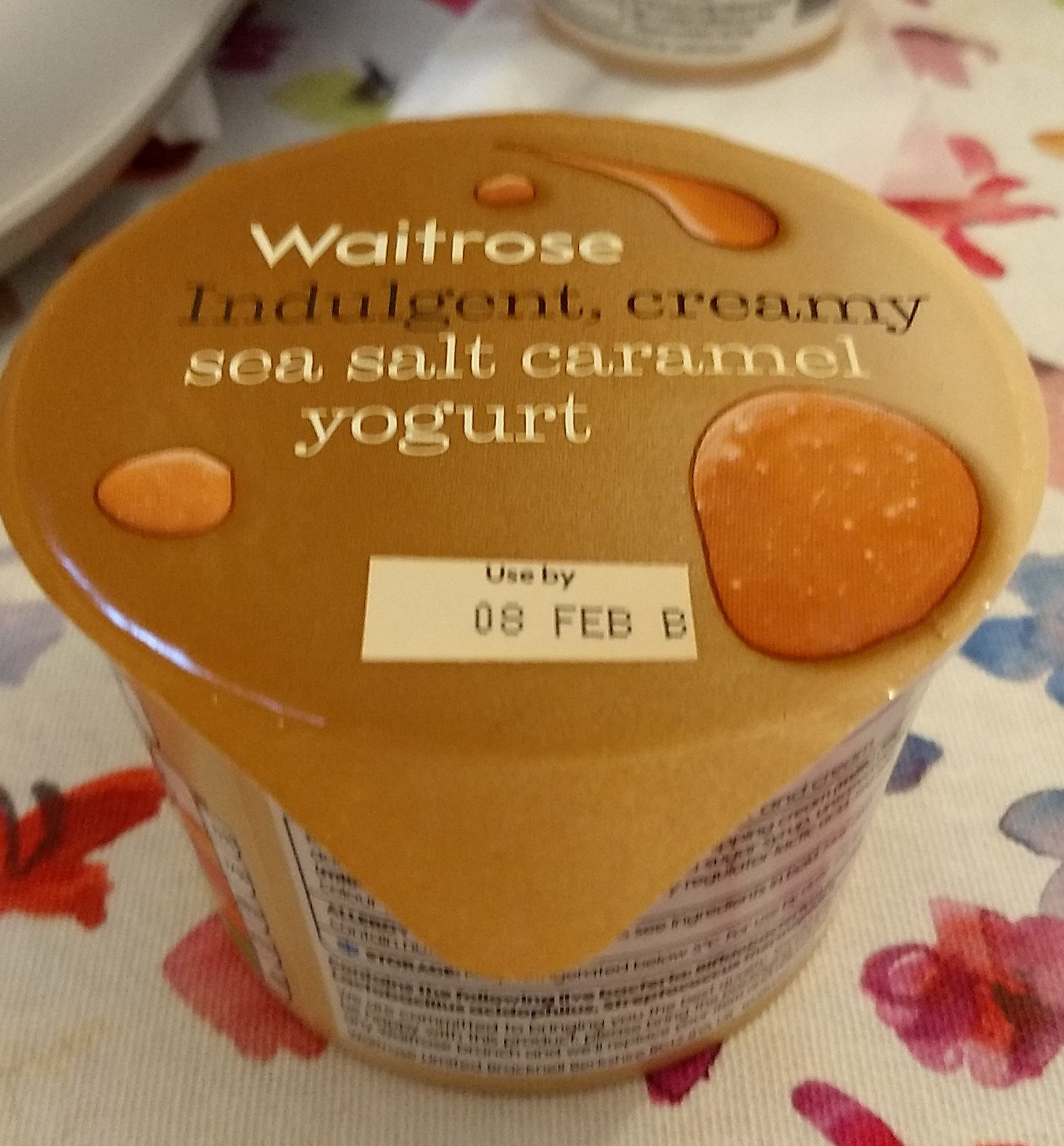 Indulgent, creamy sea salt caramel yougurt - Produkt - en