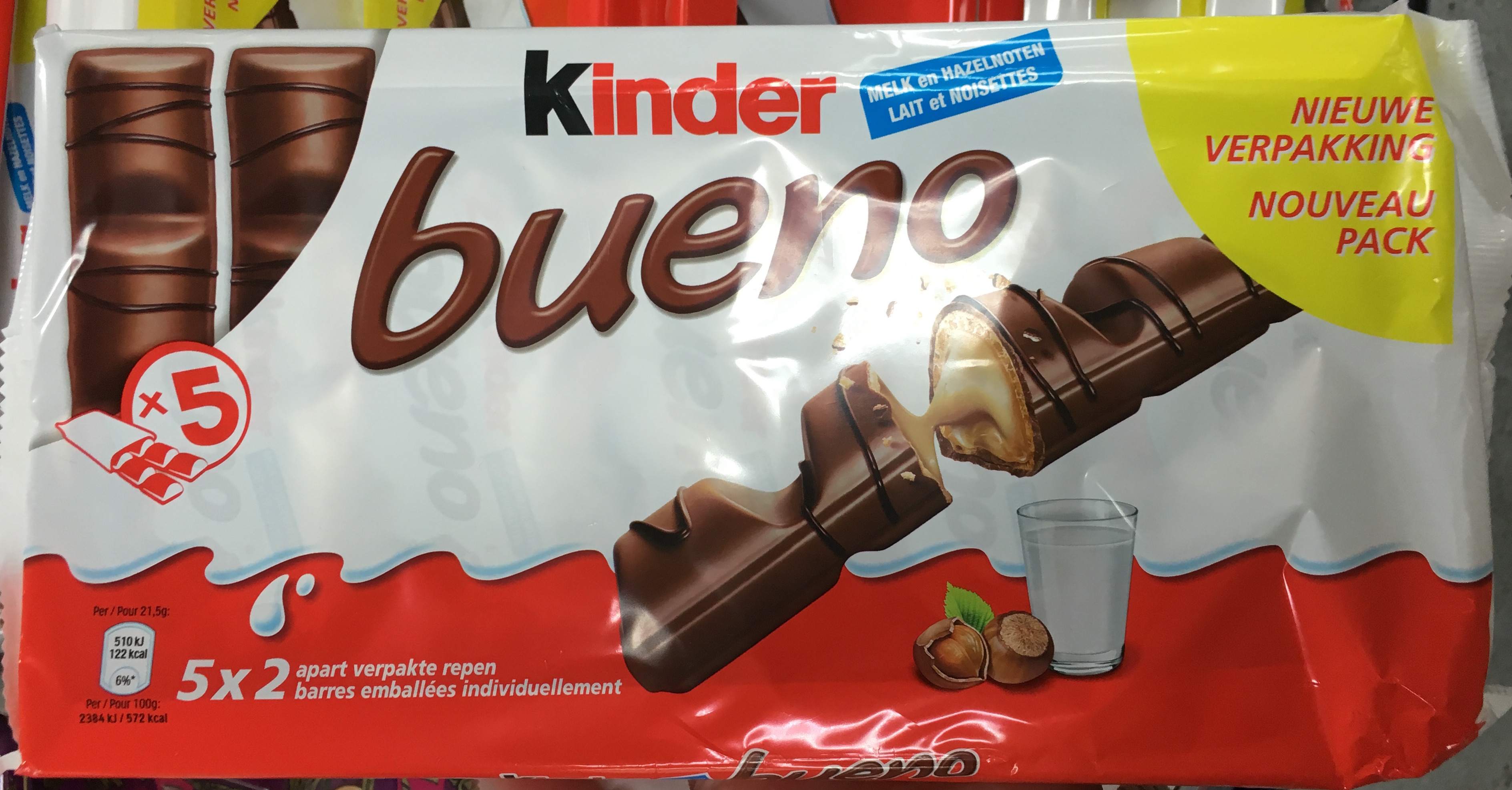 Kinder Bueno - Fines gaufrettes enrobées de chocolat au lait - Produit