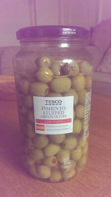 Tesco pimiento stuffed green olives - Product