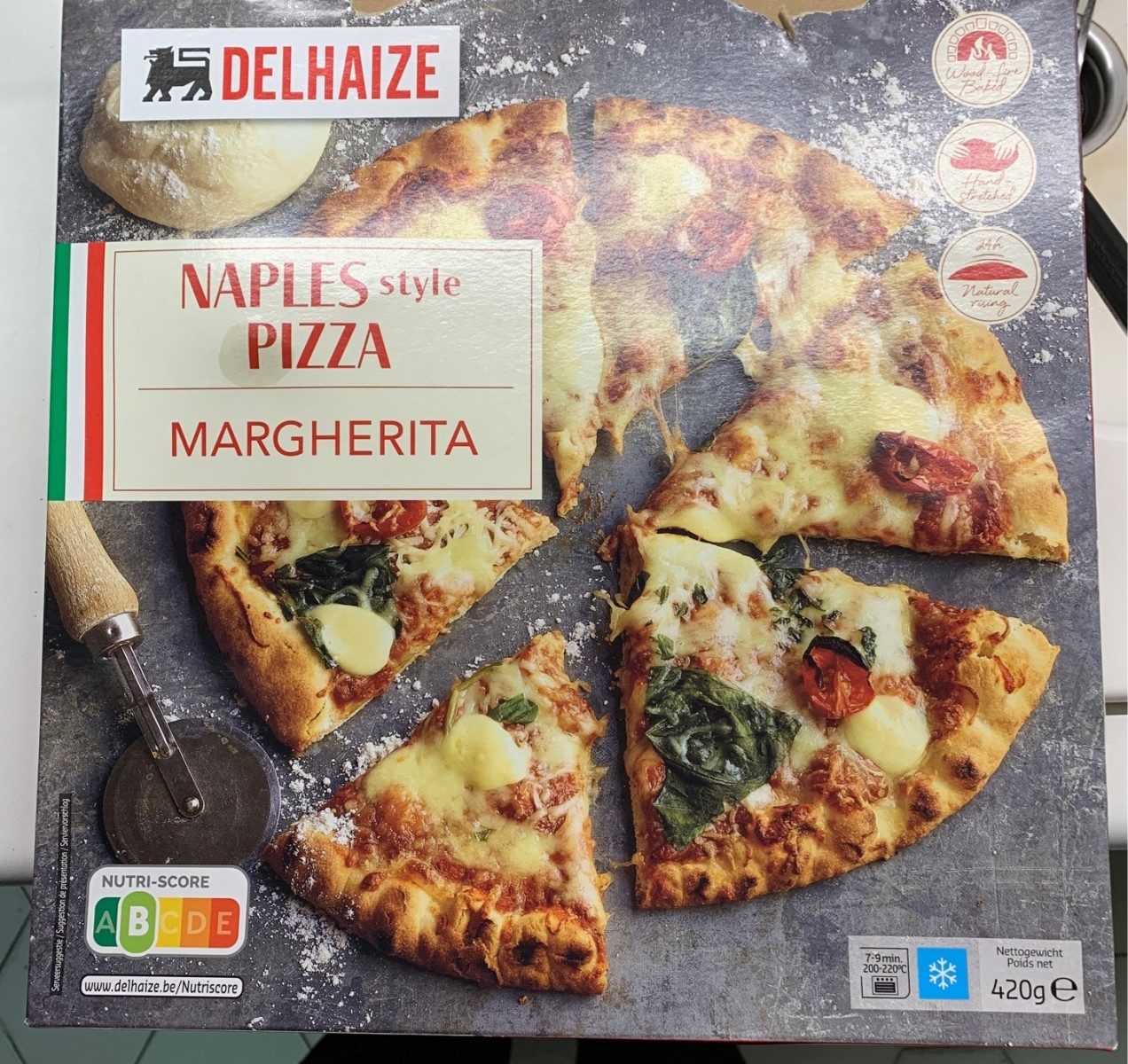 Naples style Pizza margherita - Product - fr