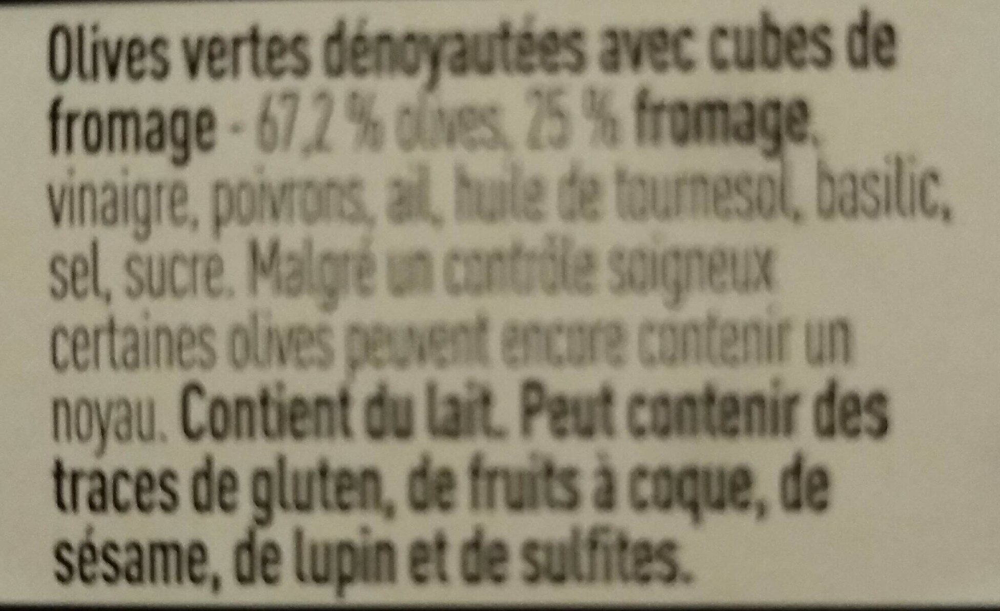 Cubes de fromage et olives vertes - Ingredients - fr