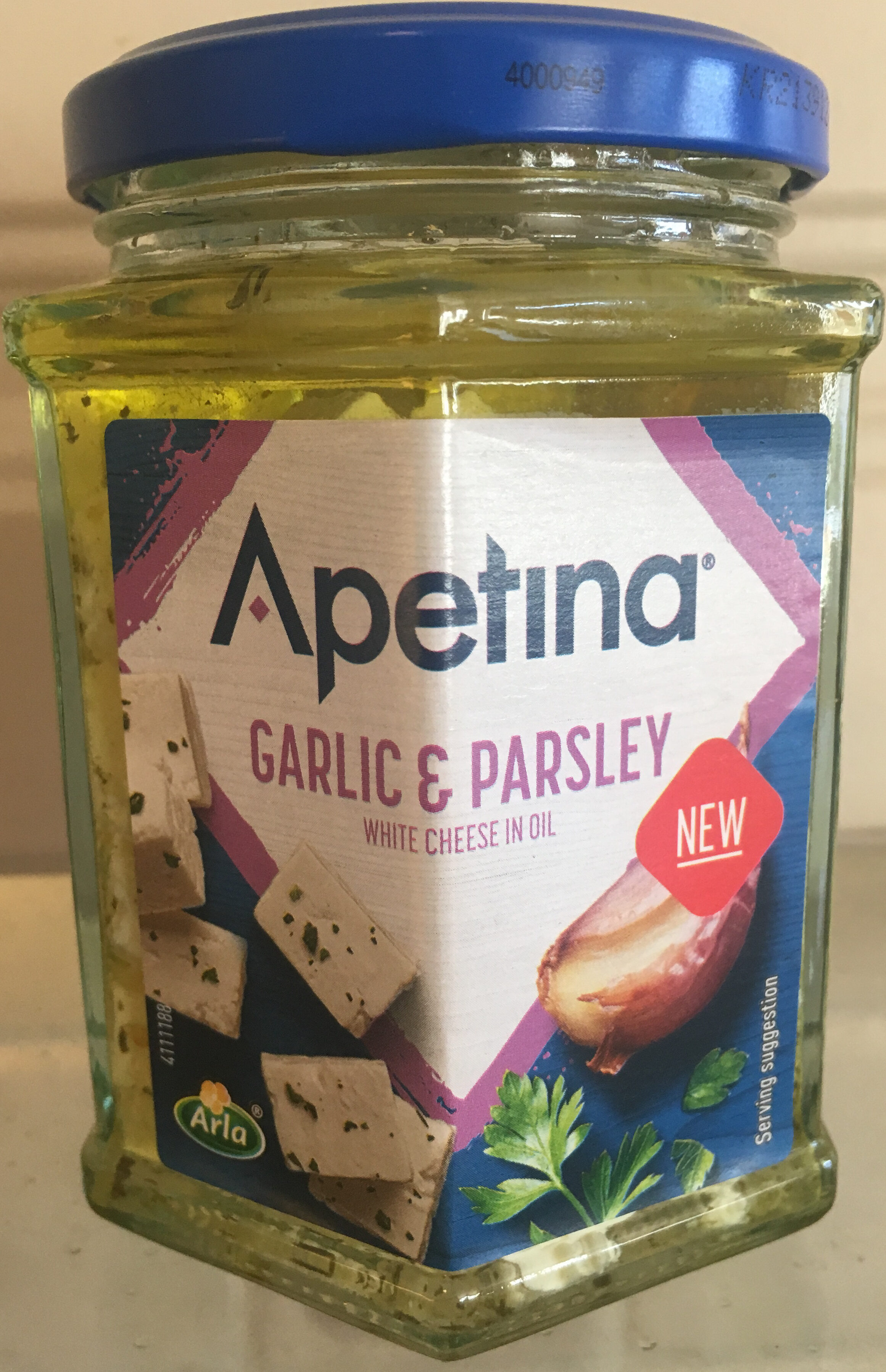 Garlic & Parsley White Cheese in Oil - Product - nb