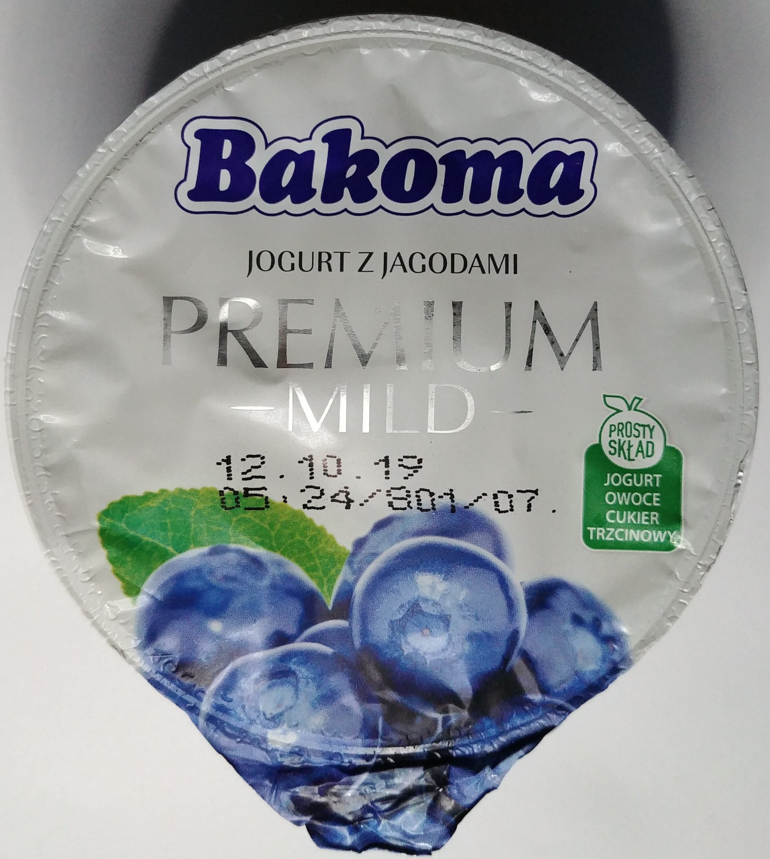 Jogurt z jagodami. - Product - pl