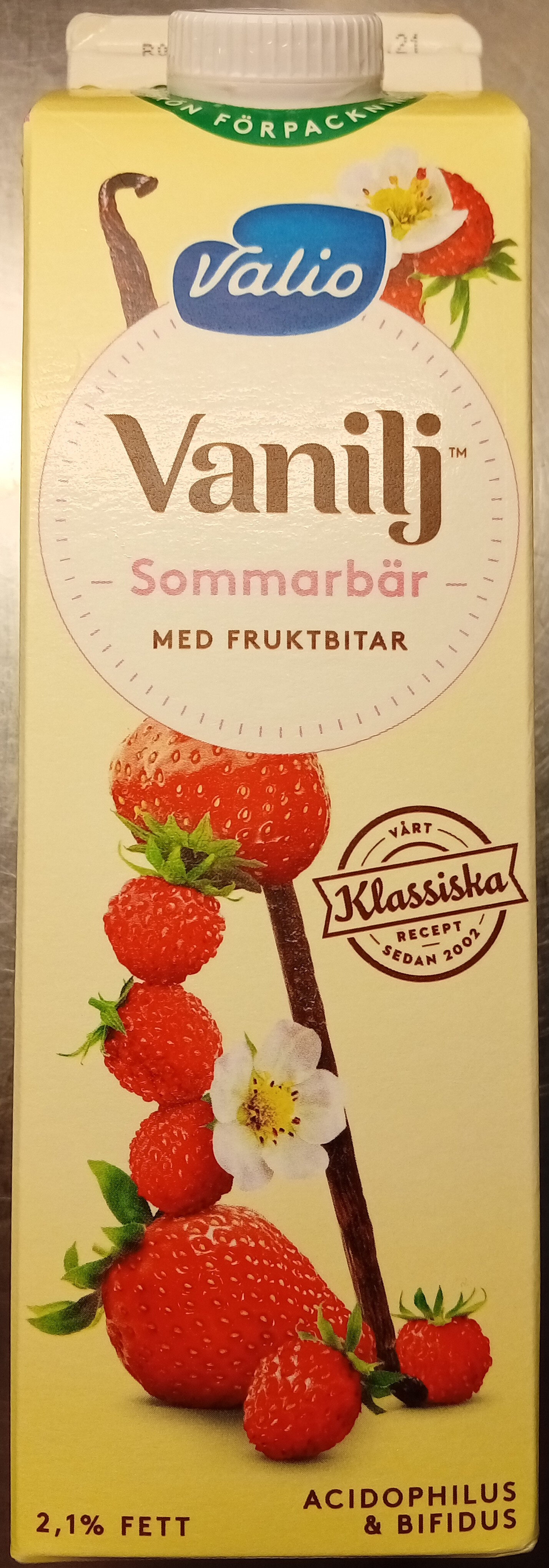 Valio Vanilj Sommarbär med fruktbitar - Produkt
