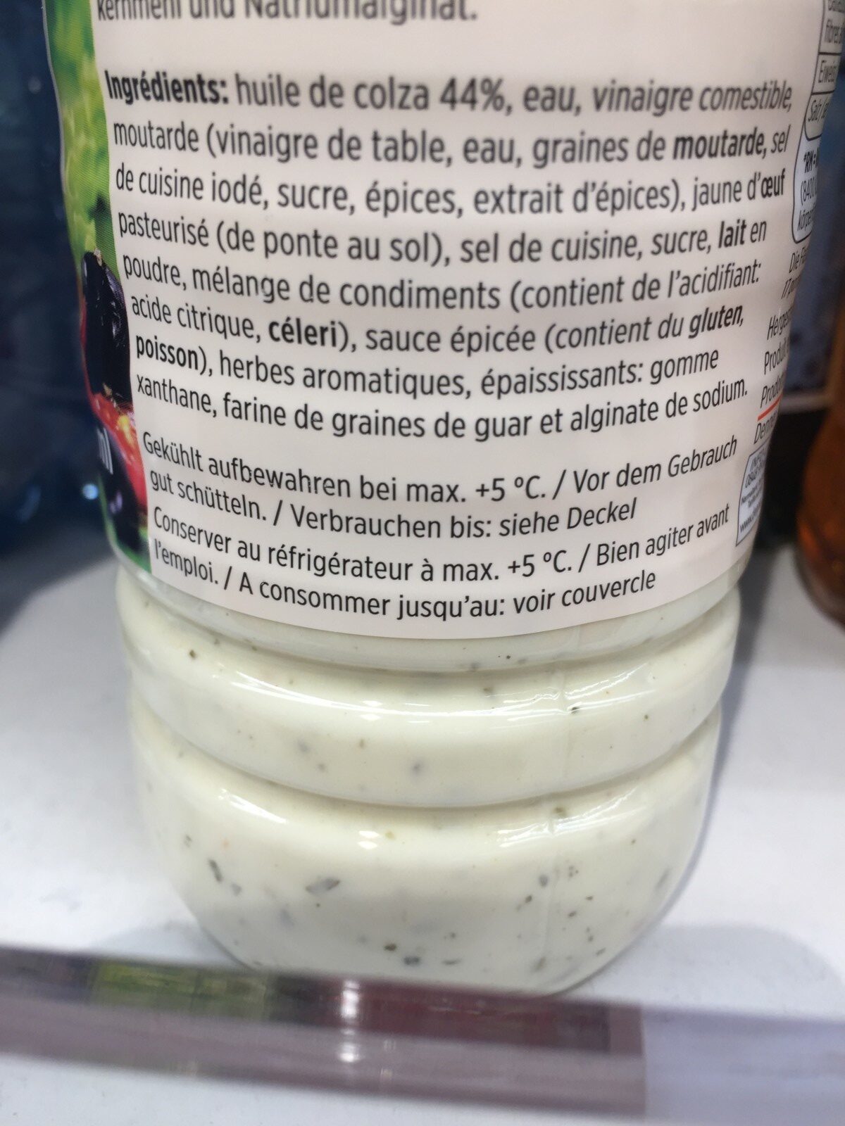 Salatsauce French Mit Kräutern (denner) - Ingredienti - fr