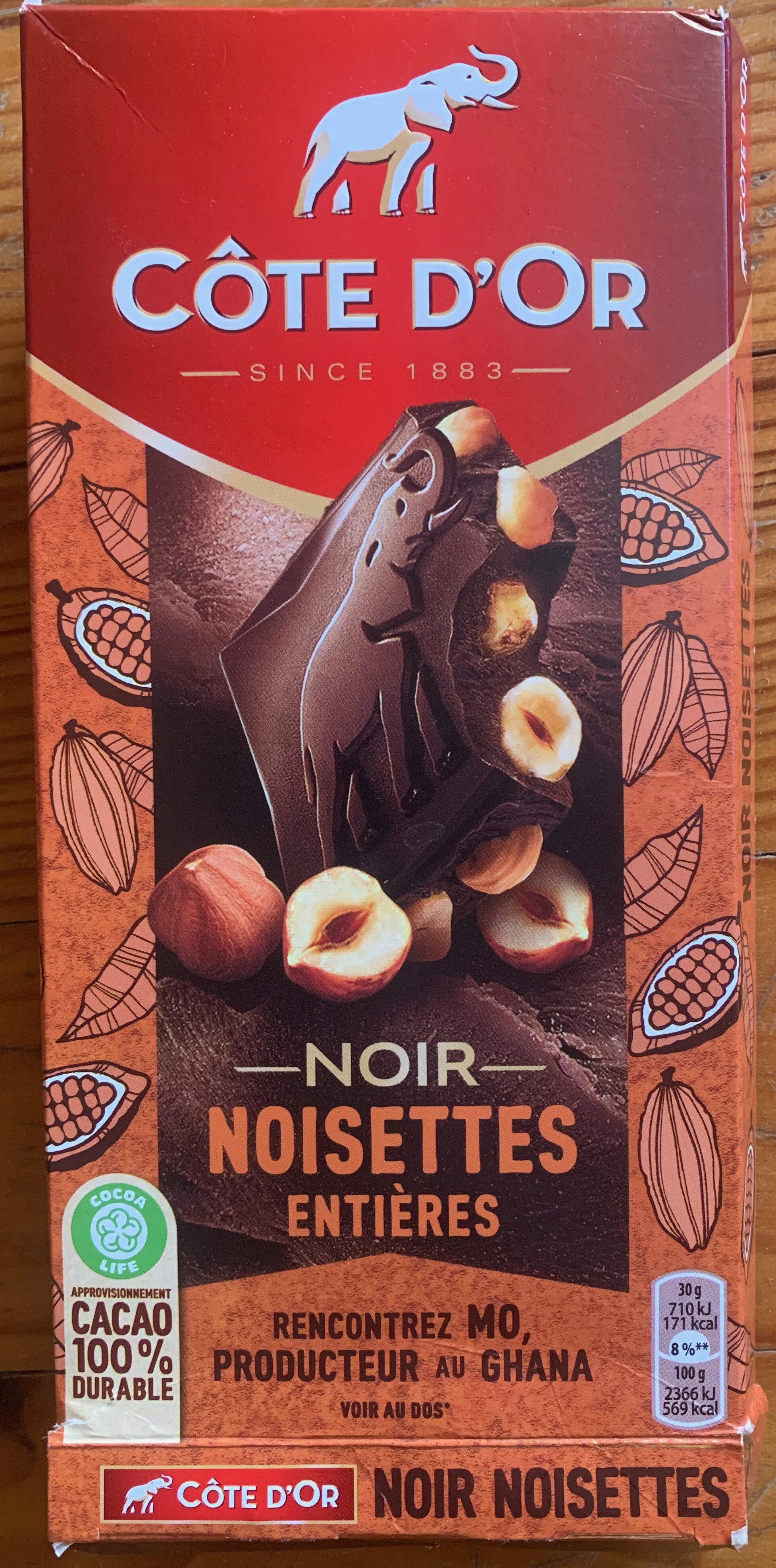 Chocolat noir aux noisettes entières - Produkt - fr