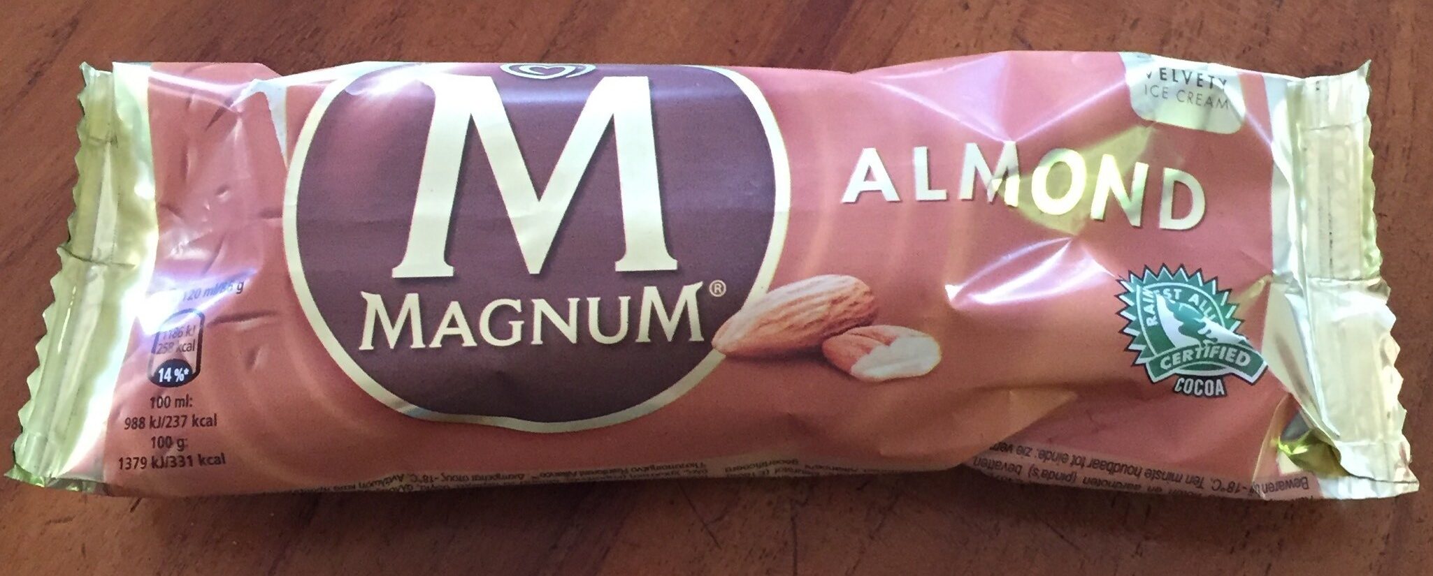 Magnum Ice Cream Lolly ALMOND 120 ML - Ingredienti