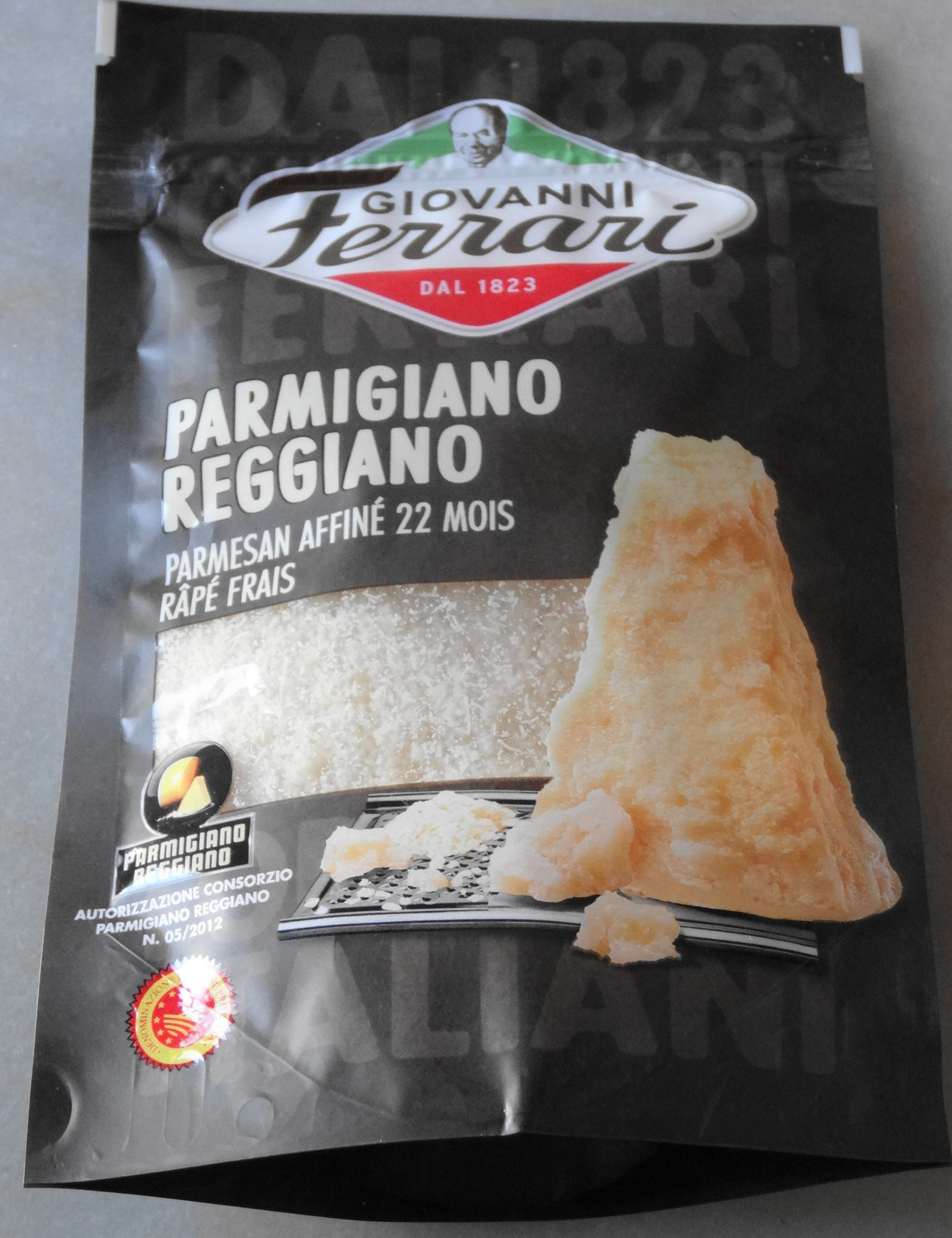 Parmigiano Reggiano AOP râpé (28% MG) - 70 g - Giovanni Ferrari - Produit