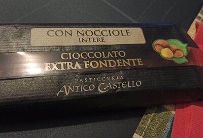 Cioccolato extra fondente con nocciole - 1