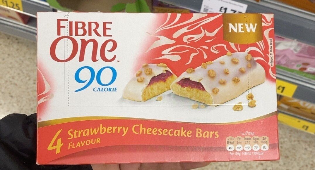 Fibre One 90 - Strawberry Cheesecake Bars - Product