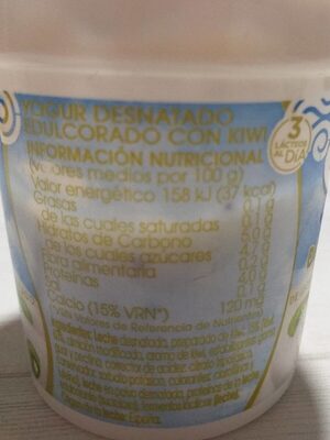 Yogur desnatado con kiwi - Nutrition facts - es