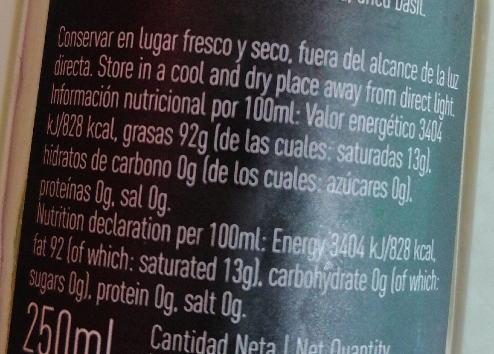 Condimento a base de aceite de oliva virgen extra y albahaca - Nutrition facts - fr
