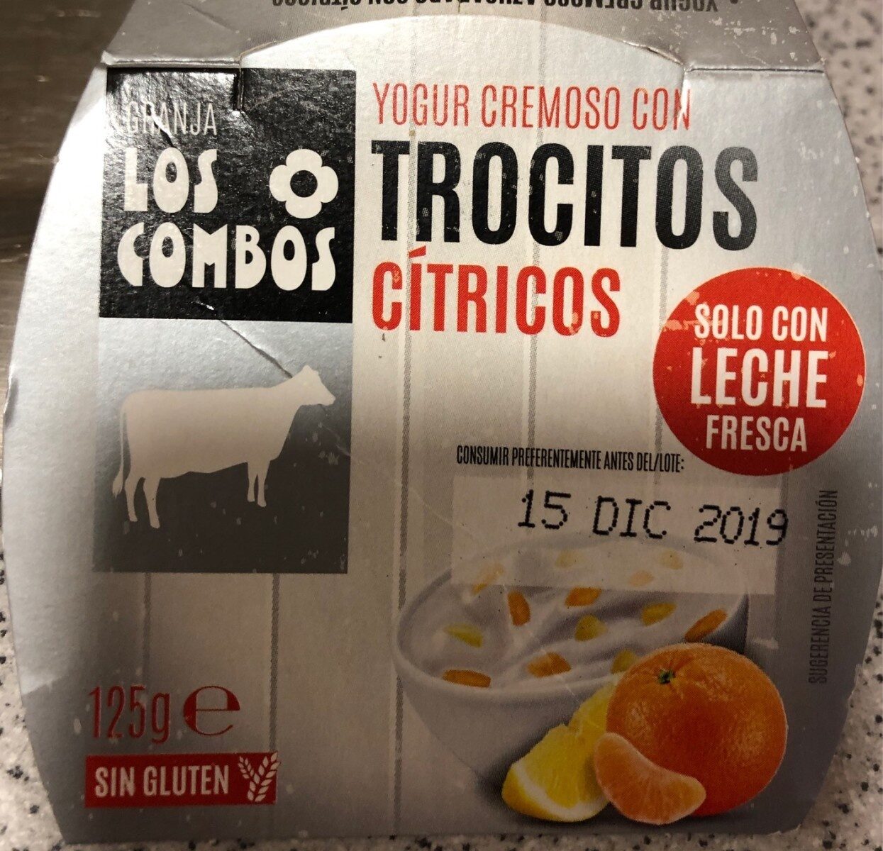 Yogur cremoso con trocitos cítricos - Product - es