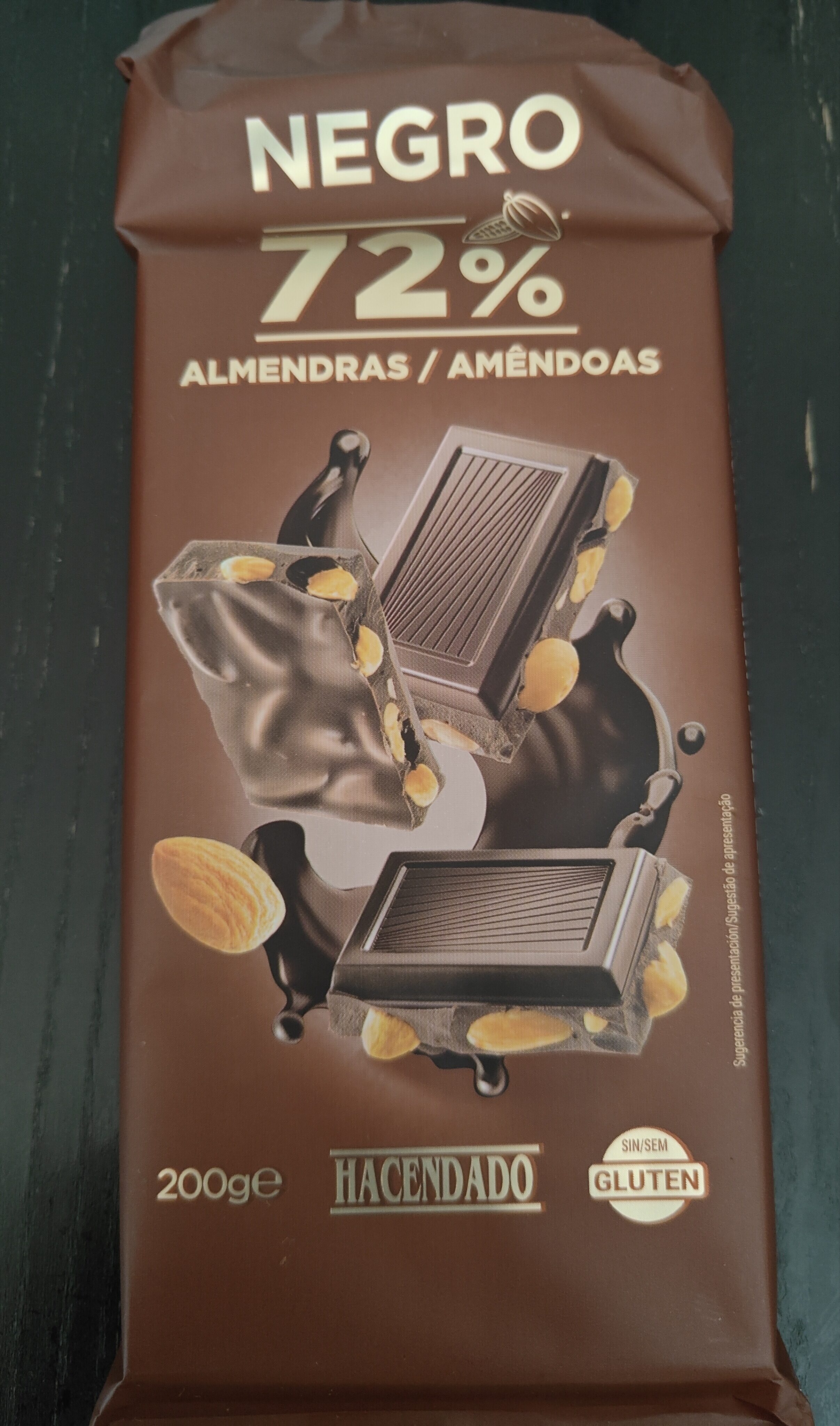 Black chocolate 72% with almonds - Producte - en