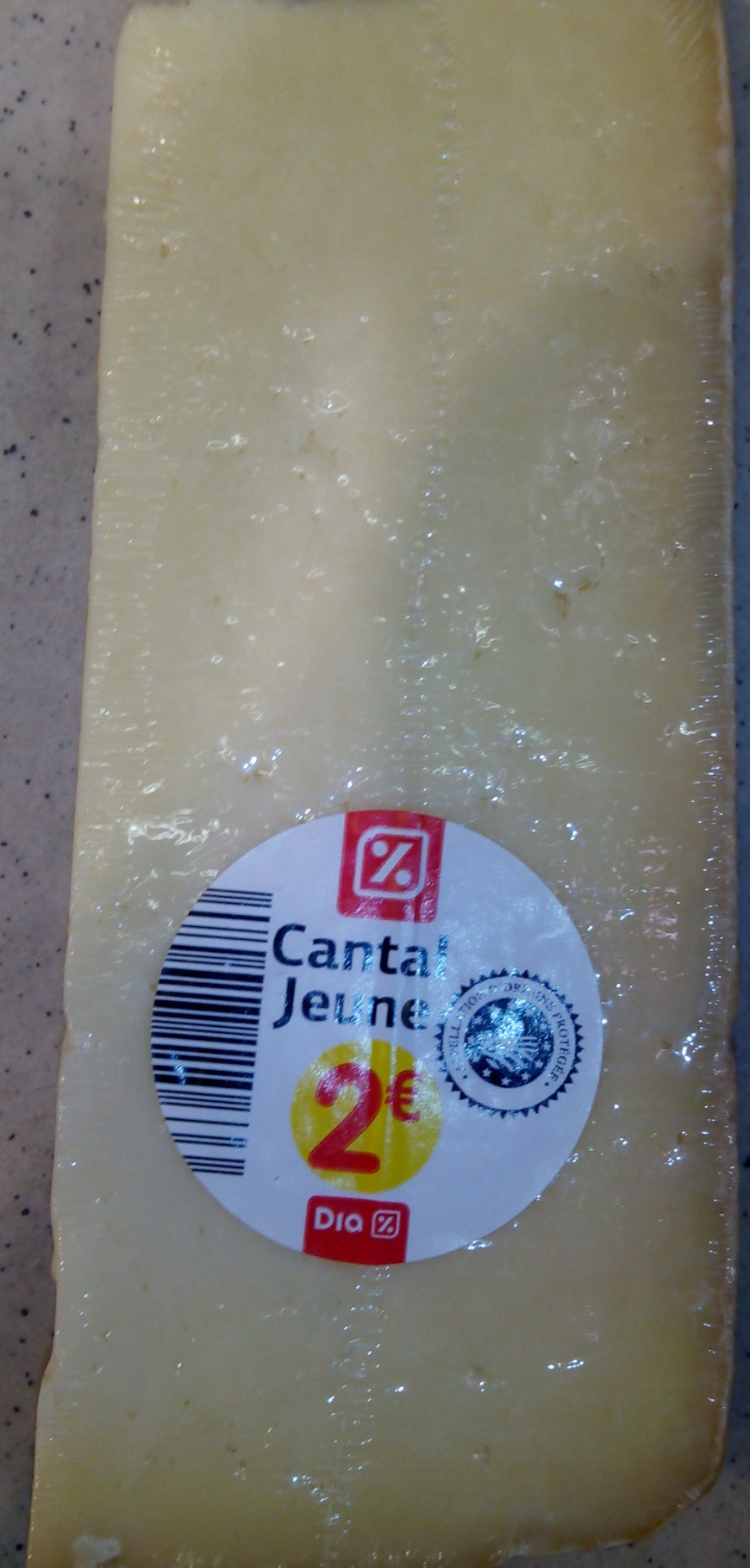 Cantal Jeune AOP (30 % MG) - Product - fr