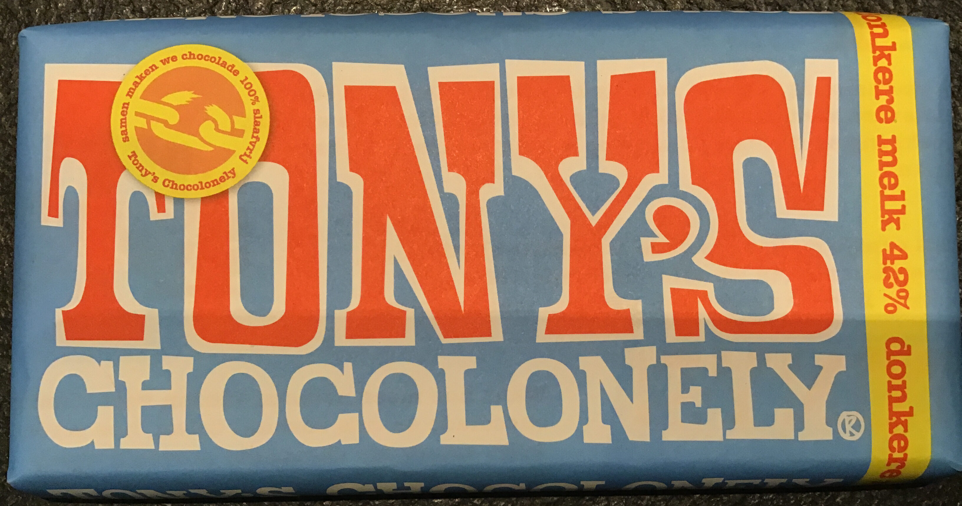 Tonny's Chocolonely donkere melk 42% - Product