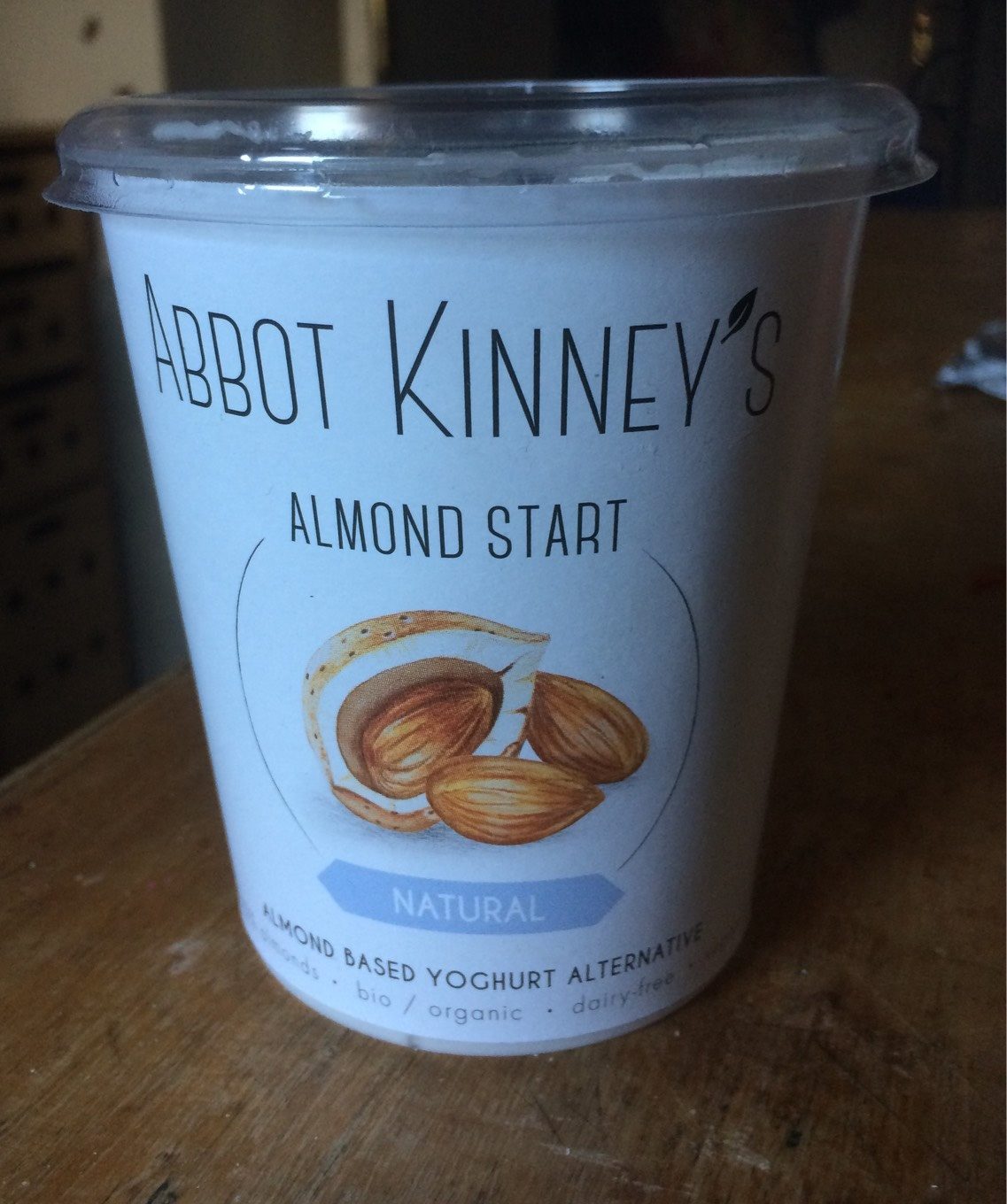 Almond Yoghurt - Product - fr