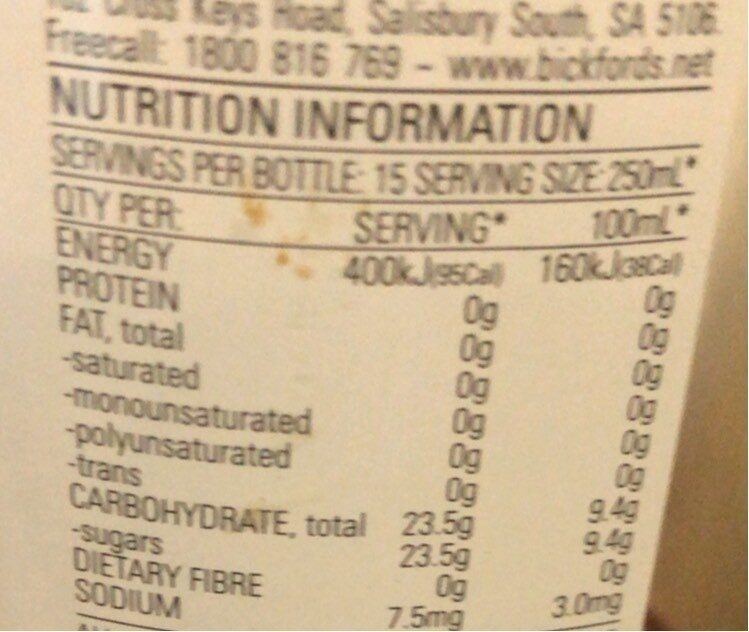 Raspeberry flavoured cordial - Nutrition facts - fr