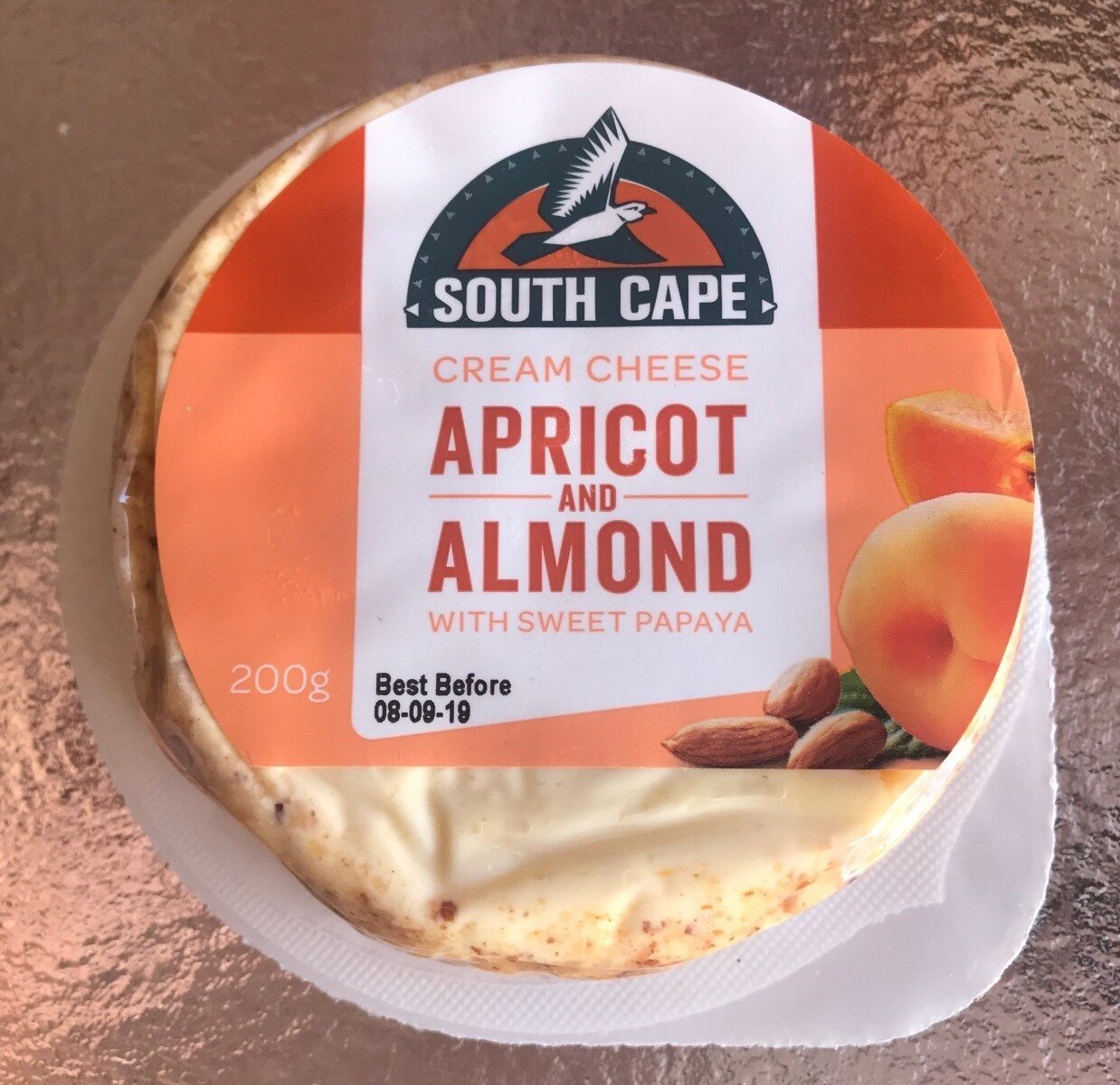 Cream cheese apricot and almond - Nutrition facts