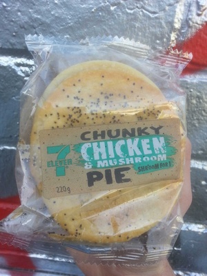 Chunky chicken & mushroom pie - Producto - en